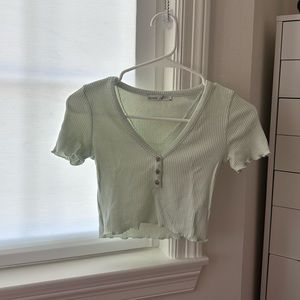 PULL&BEAR cropped button down top in sage green (XS)